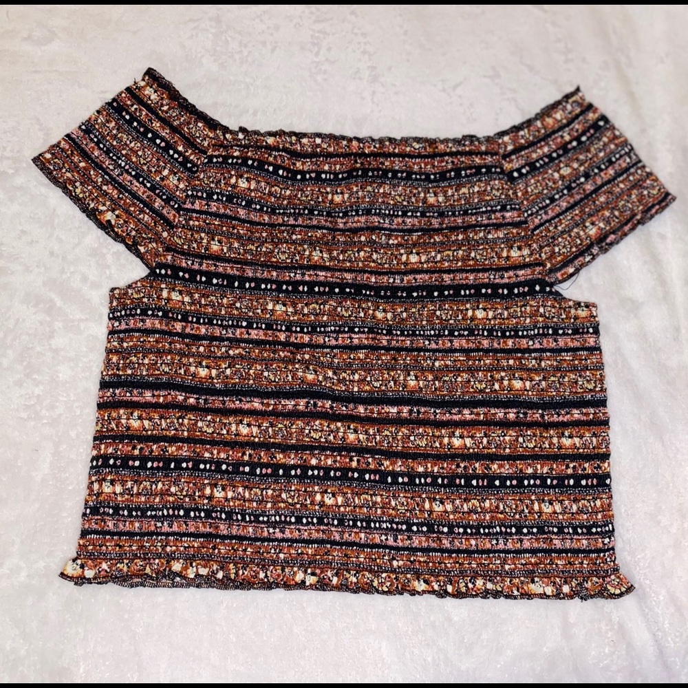 Off the shoulder, stretchy crop top